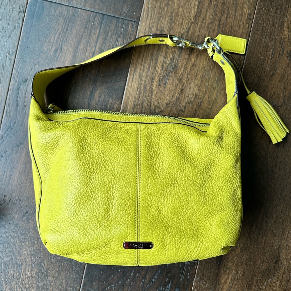 Authentic Coach Avery pebbled leather hobo handbag